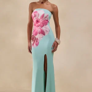 Lumia | Vestido Largo Verde Salvia Con Estampado Floral Posicional Rosa Y Escote Bandeau