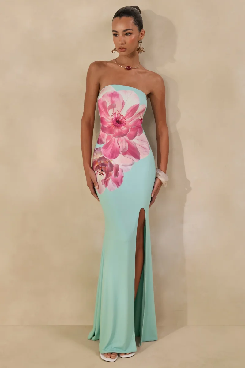 Lumia | Vestido Largo Verde Salvia Con Estampado Floral Posicional Rosa Y Escote Bandeau - Imagen 6