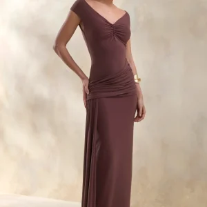 Petronia | Vestido Largo Marrón con Escote en V y Detalle Cruzado