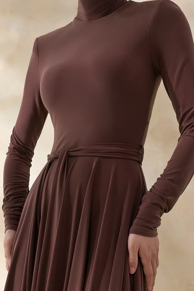 Opalia | Vestido midi marrón de cuello alto - Imagen 8