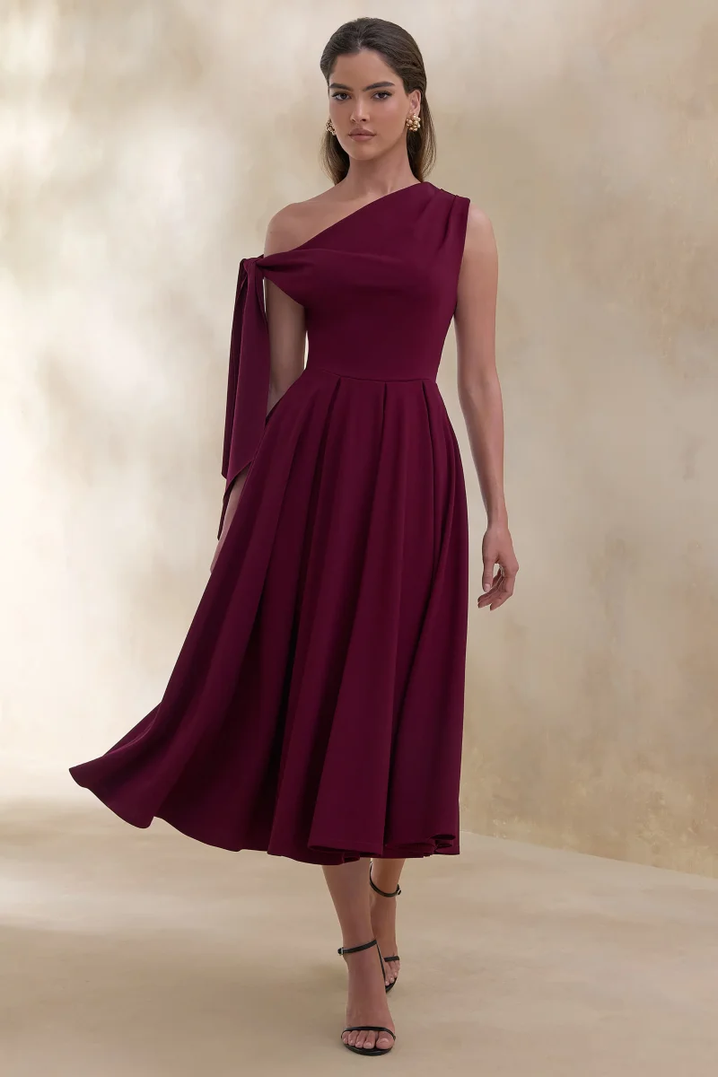 Daring | Vestido midi burdeos con escote asimétrico y detalle de nudo - Imagen 2
