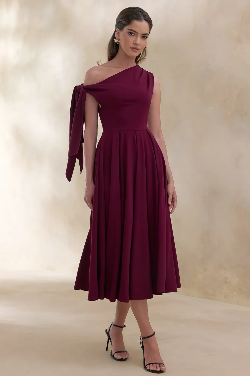 Daring | Vestido midi burdeos con escote asimétrico y detalle de nudo - Imagen 6