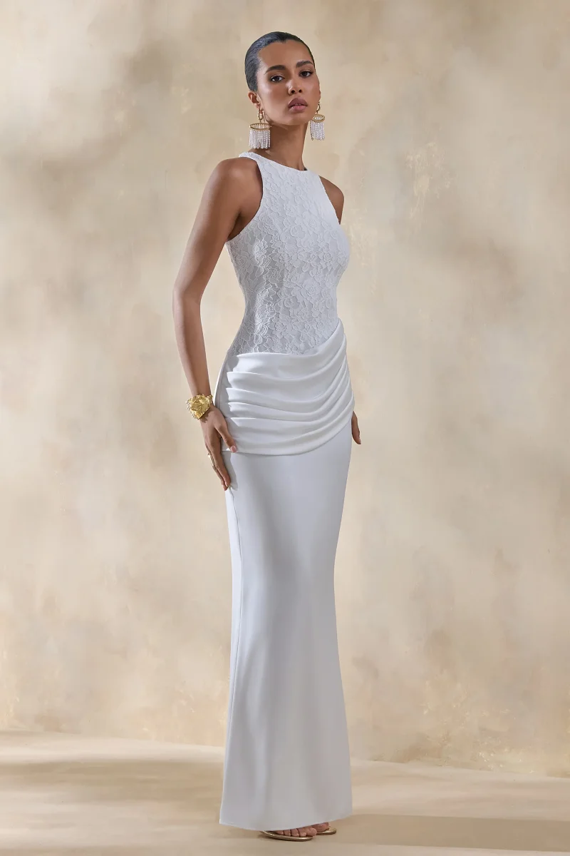 Neria | Vestido largo de satén blanco de cuello alto con falda cruzada drapeada - Imagen 6