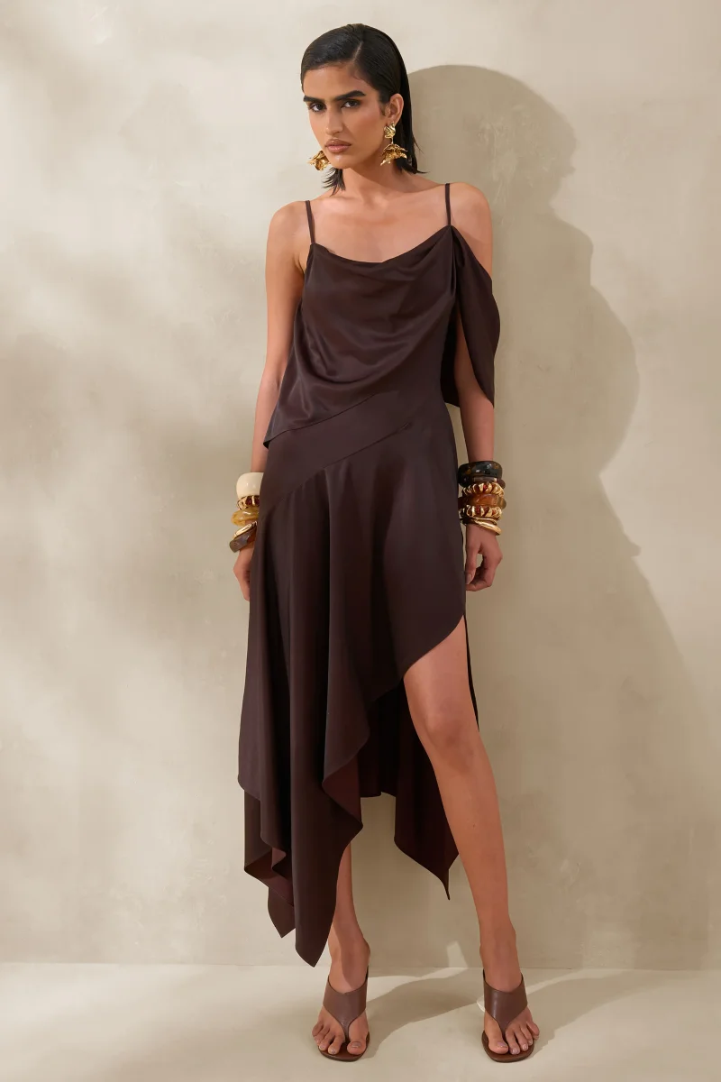 Helira | Vestido Midi Marrón De Satén Con Bajo Asimétrico Y Espalda Abierta - Imagen 5
