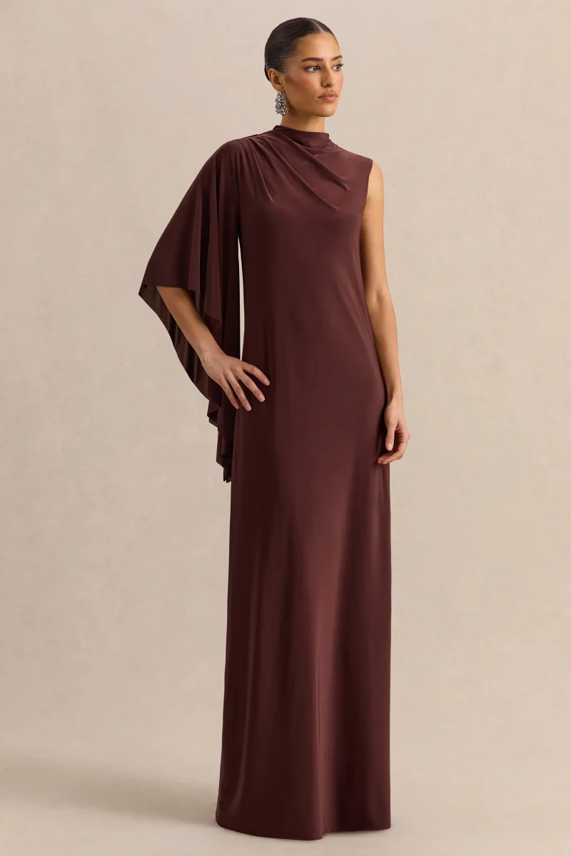 Marosia | Vestido Largo Marrón De Cuello Alto Con Manga Capa - Imagen 5