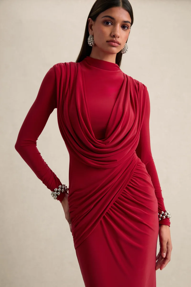 Karinthia | Rojo Cuello Alto Vestido Largo con Detalle Drapeado - Imagen 4