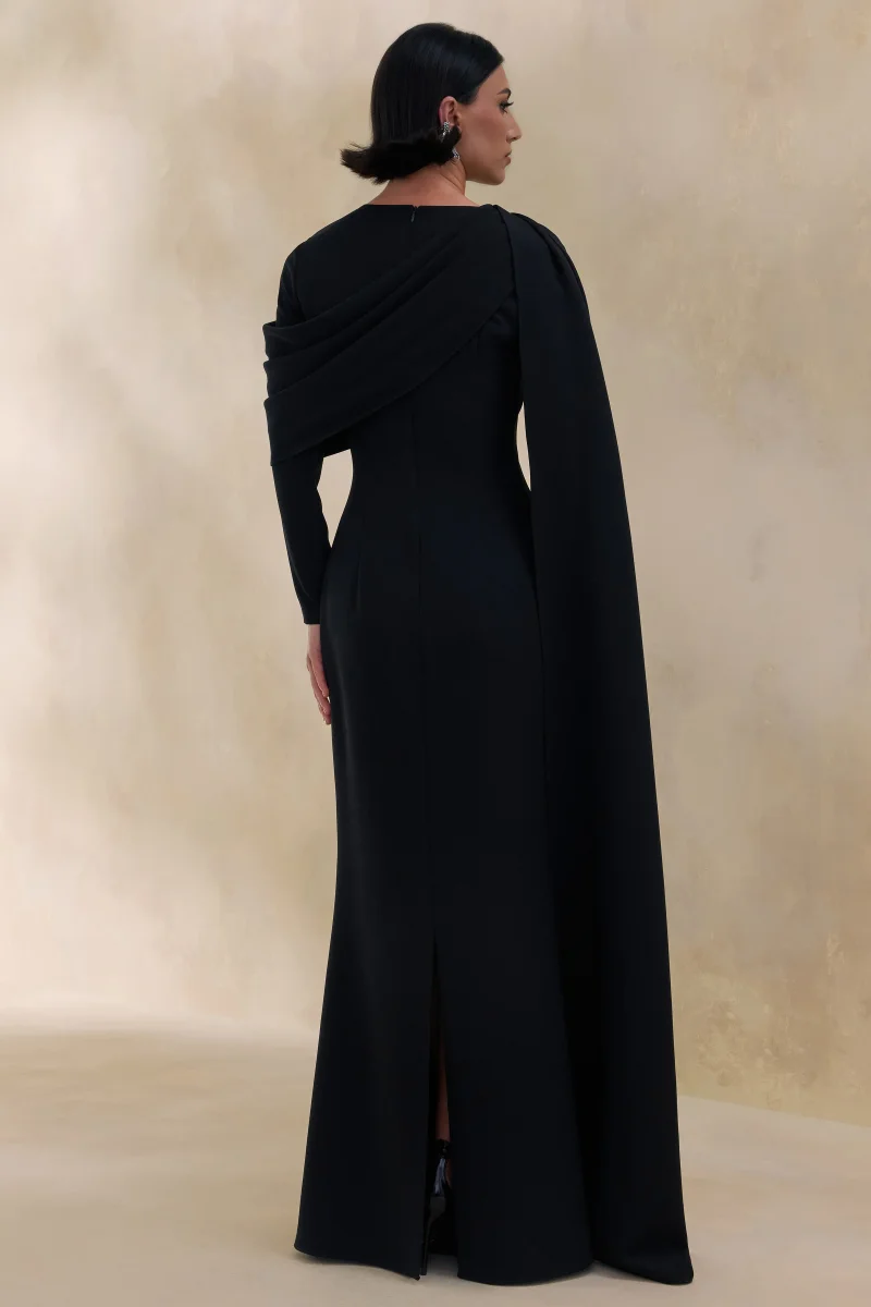 Heliora | Vestido Largo Negro Con Escote En V, Banda Y Detalles Drapeados - Imagen 3