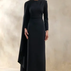 Jovea | Vestido Largo Negro De Crepé Con Escote Redondo Y Manga Capa