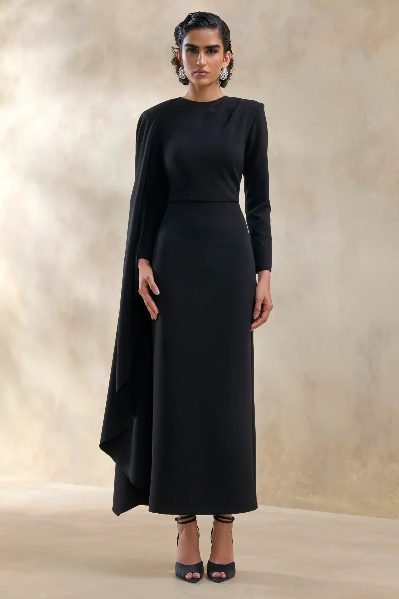 Jovea | Vestido Largo Negro De Crepé Con Escote Redondo Y Manga Capa