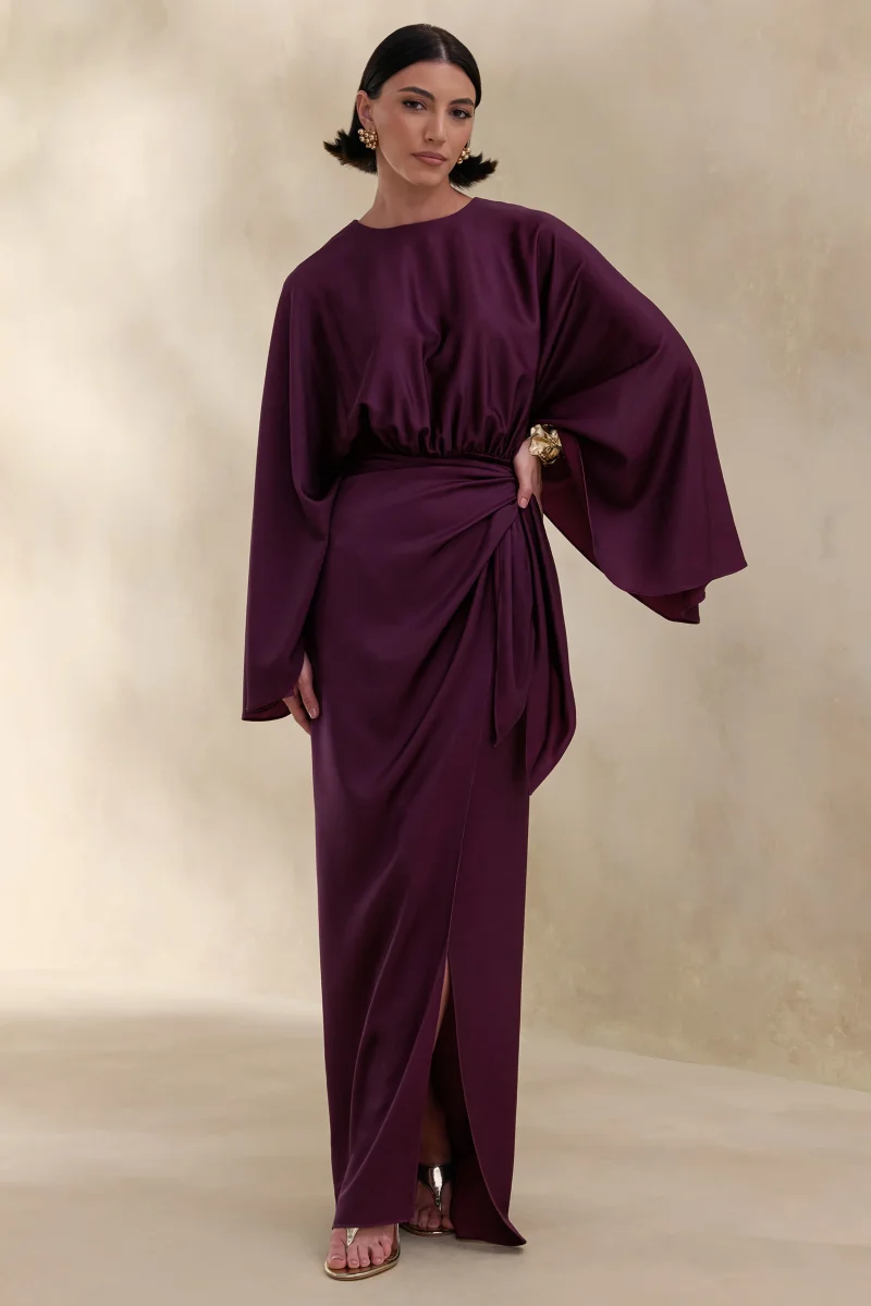 Delphina | Vestido Largo De Satén Ciruela Con Detalles Fruncidos Y Nudo - Imagen 7
