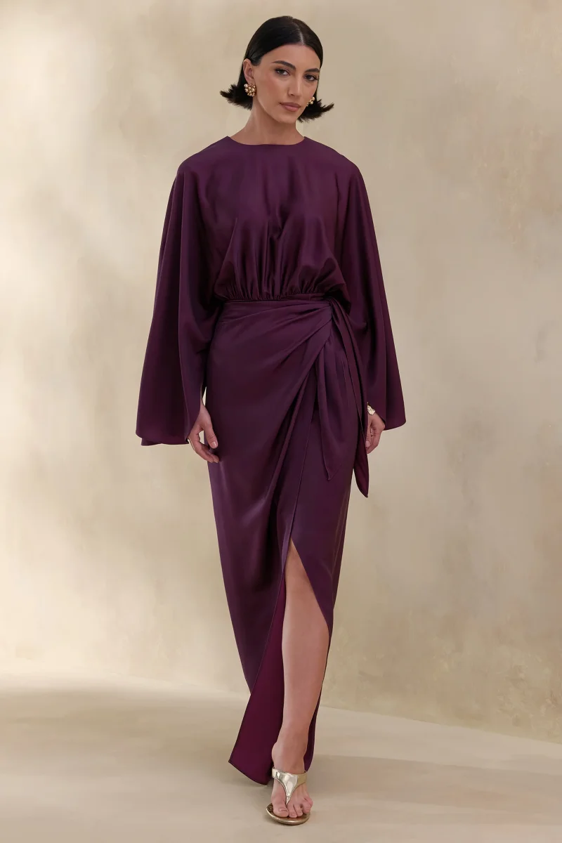 Delphina | Vestido Largo De Satén Ciruela Con Detalles Fruncidos Y Nudo - Imagen 5
