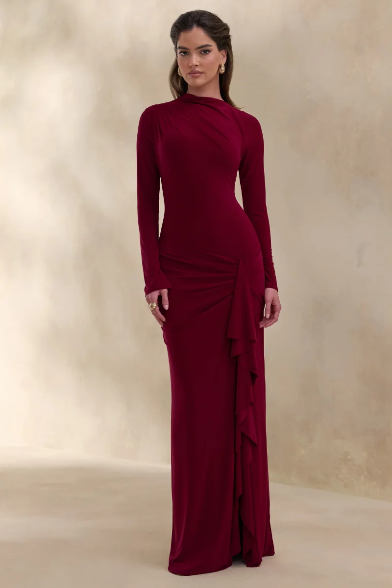 Karessa | Vestido Largo color berry de cuello alto con detalle fruncido y abertura frontal alta - Imagen 2