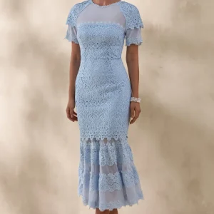 Leanne | Vestido Midi Azul Empolvado Con Detalles De Encaje Y Bajo Sirena