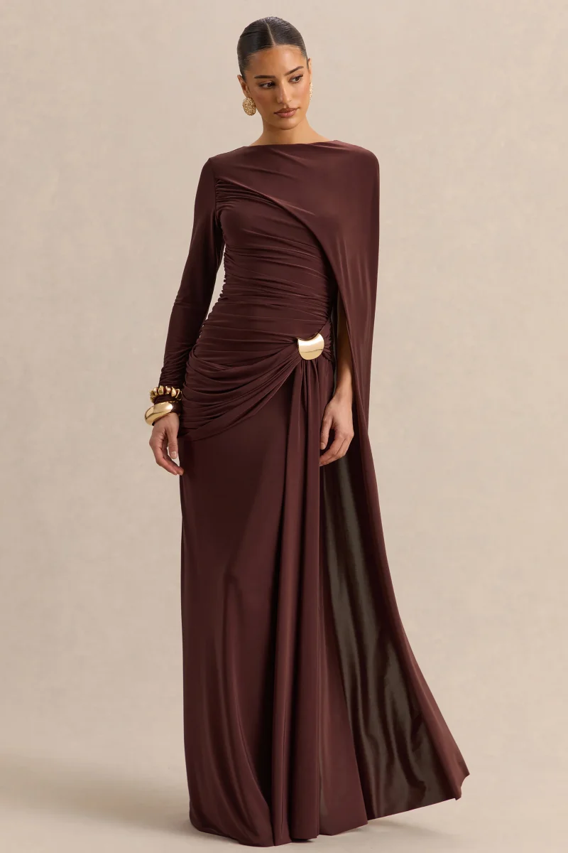 Orintha | Vestido Largo Marrón Cuello Alto con Capa y Detalle Dorado - Imagen 5