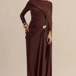 Orintha | Vestido Largo Marrón Cuello Alto con Capa y Detalle Dorado