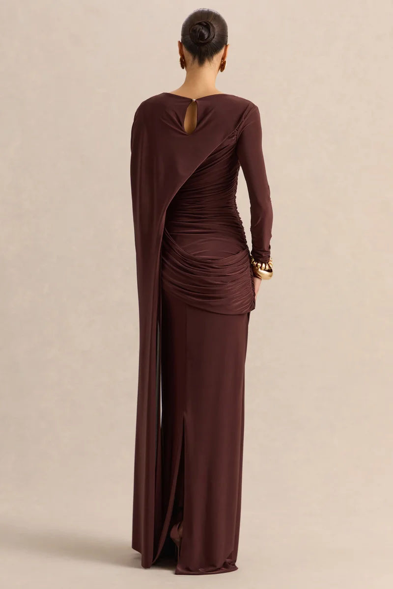Orintha | Vestido Largo Marrón Cuello Alto con Capa y Detalle Dorado - Imagen 3