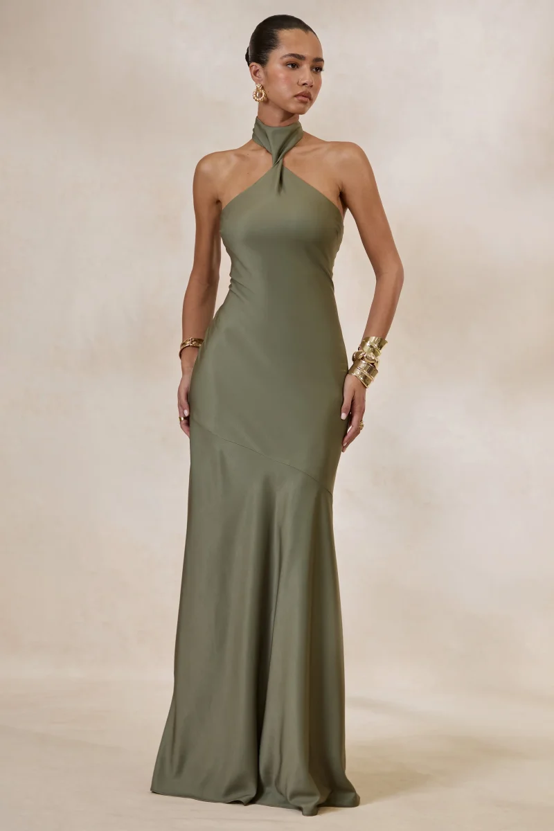 Bellora | Vestido Largo Caqui De Satén Con Escote Halter Y Detalle De Bufanda - Imagen 2