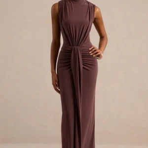 Isona | Vestido Largo Marrón Con Cuello Alto, Detalle Fruncido Y Fajín