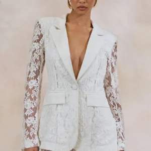 Vergia | Blazer Blanco De Encaje Con Corte Sastre