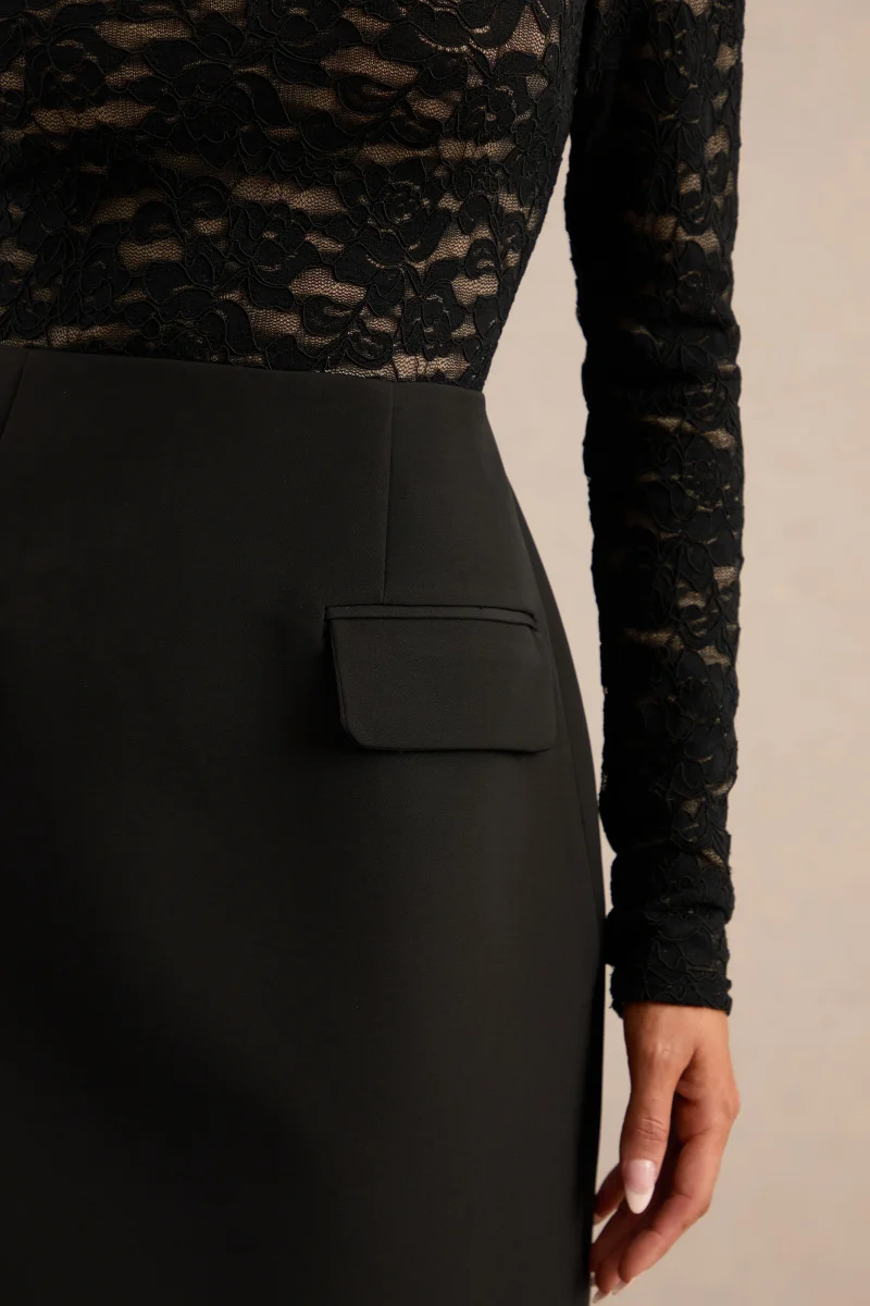 Mysteria | Vestido Corto Negro De Encaje Con Cuello Alto Y Detalle De Bolsillos - Imagen 7