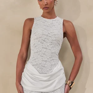 Setiana | Vestido Corto Blanco De Encaje Con Escote Redondo Y Detalle Drapeado