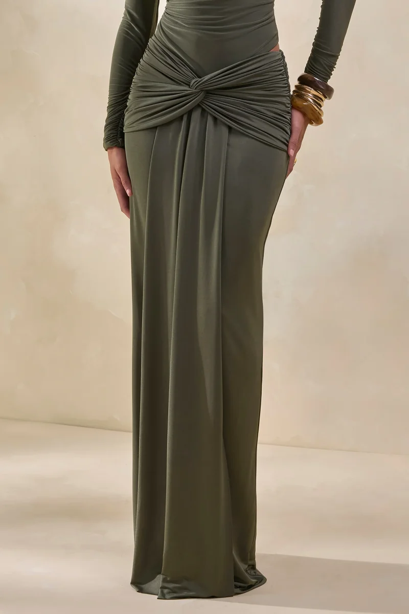 Theria | Falda Larga Caqui De Jersey Brillante Con Fruncido Y Detalle De Nudo - Imagen 4