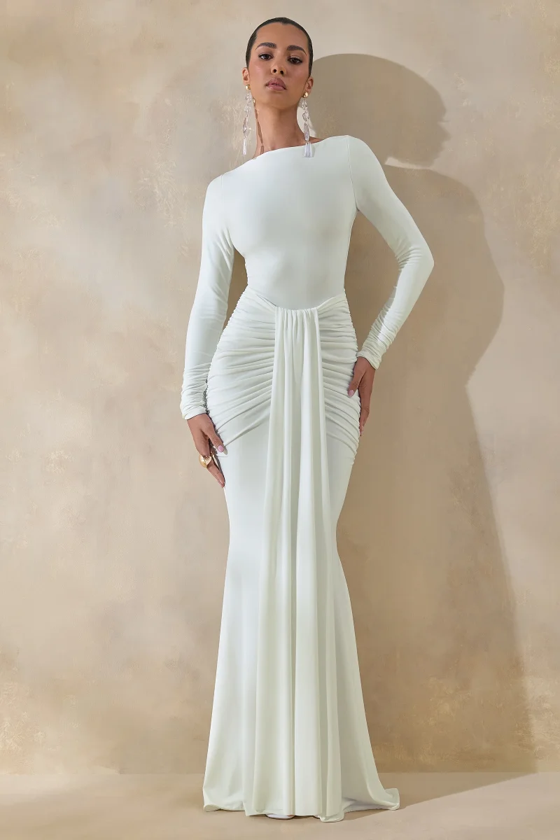 Liatris | Vestido largo blanco con escote amplio y detalles fruncidos - Imagen 6