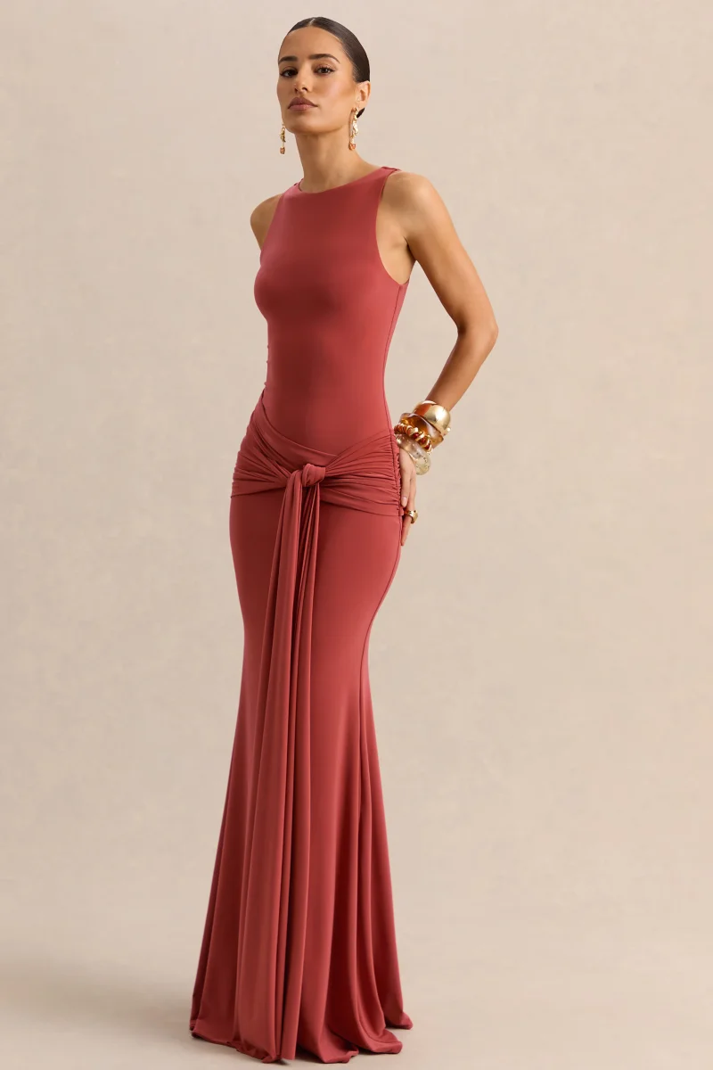 Cherine | Vestido Largo Teja de Cuello Redondo con Detalle Drapeado y Fajín - Imagen 5