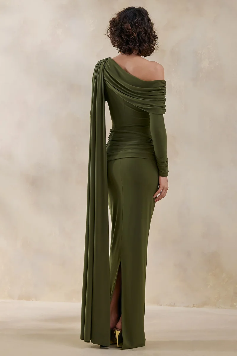 Bessy | Vestido Largo Verde Con Escote Asimétrico, Detalles Fruncidos Y Banda - Imagen 3