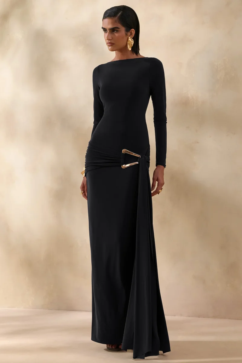 Astrielle | Vestido Largo Negro De Jersey Elástico Con Escote Amplio Y Detalle Dorado - Imagen 6