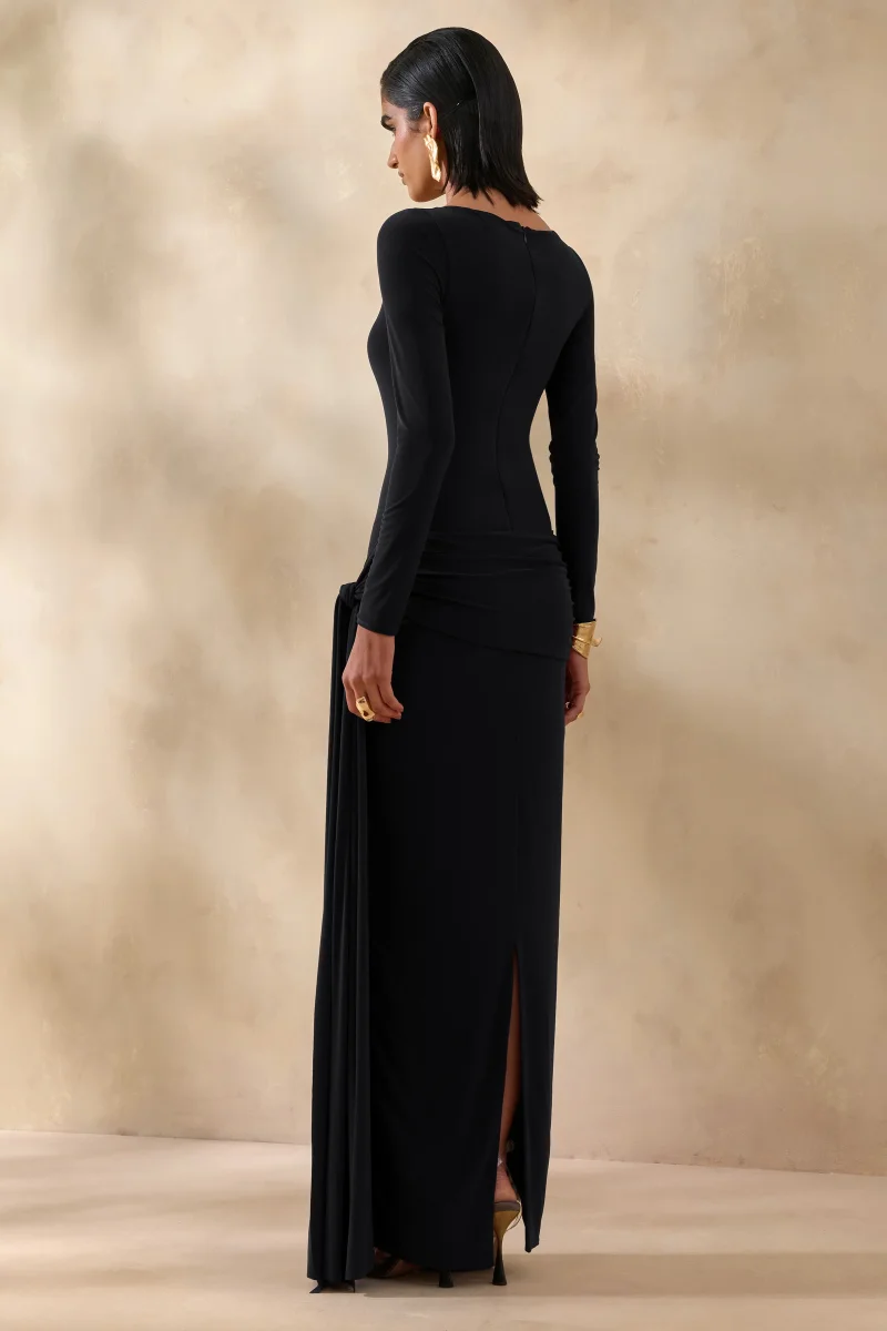 Astrielle | Vestido Largo Negro De Jersey Elástico Con Escote Amplio Y Detalle Dorado - Imagen 3