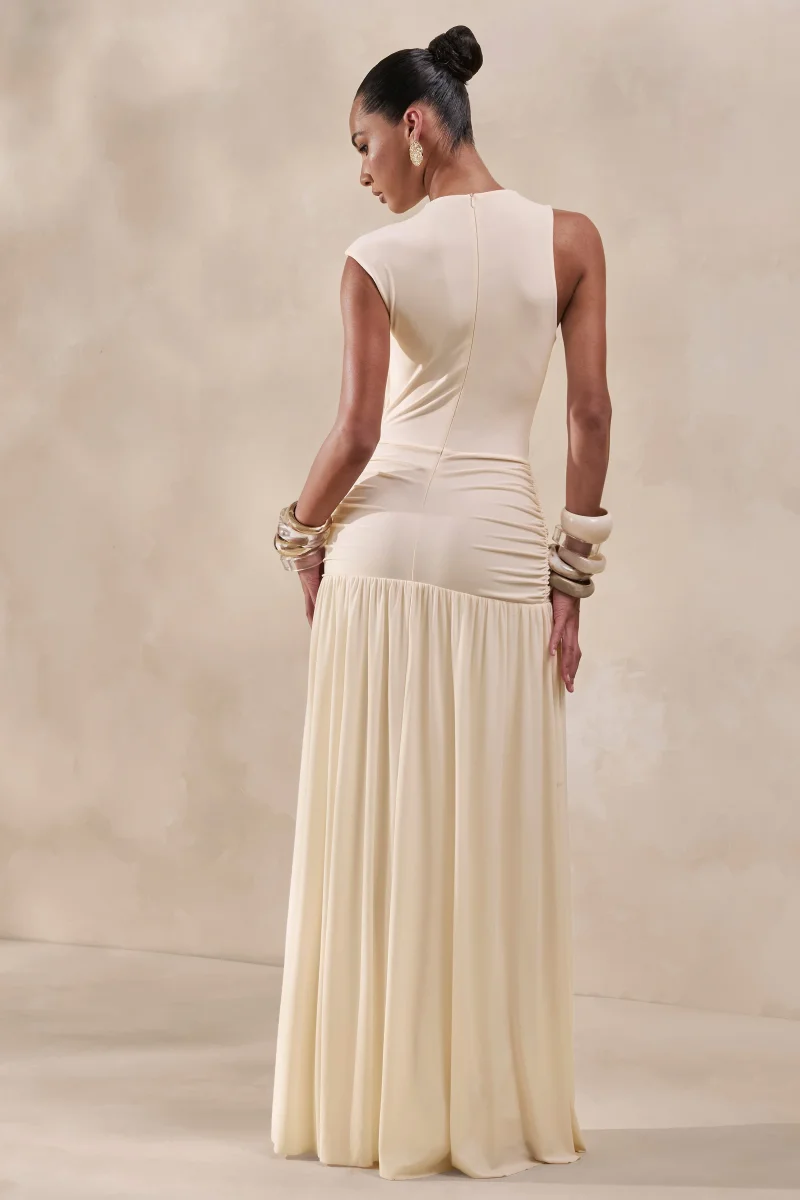 Myssara | Vestido Largo Crema de Cuello Alto con Detalle Drapeado - Imagen 3