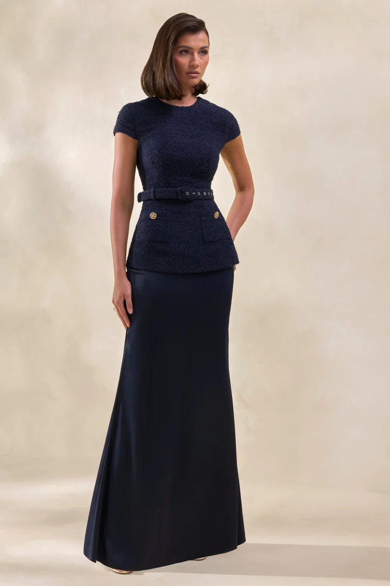 Whispera | Vestido Largo azul marino con cuello redondo, falda de satén y bolsillos - Imagen 6
