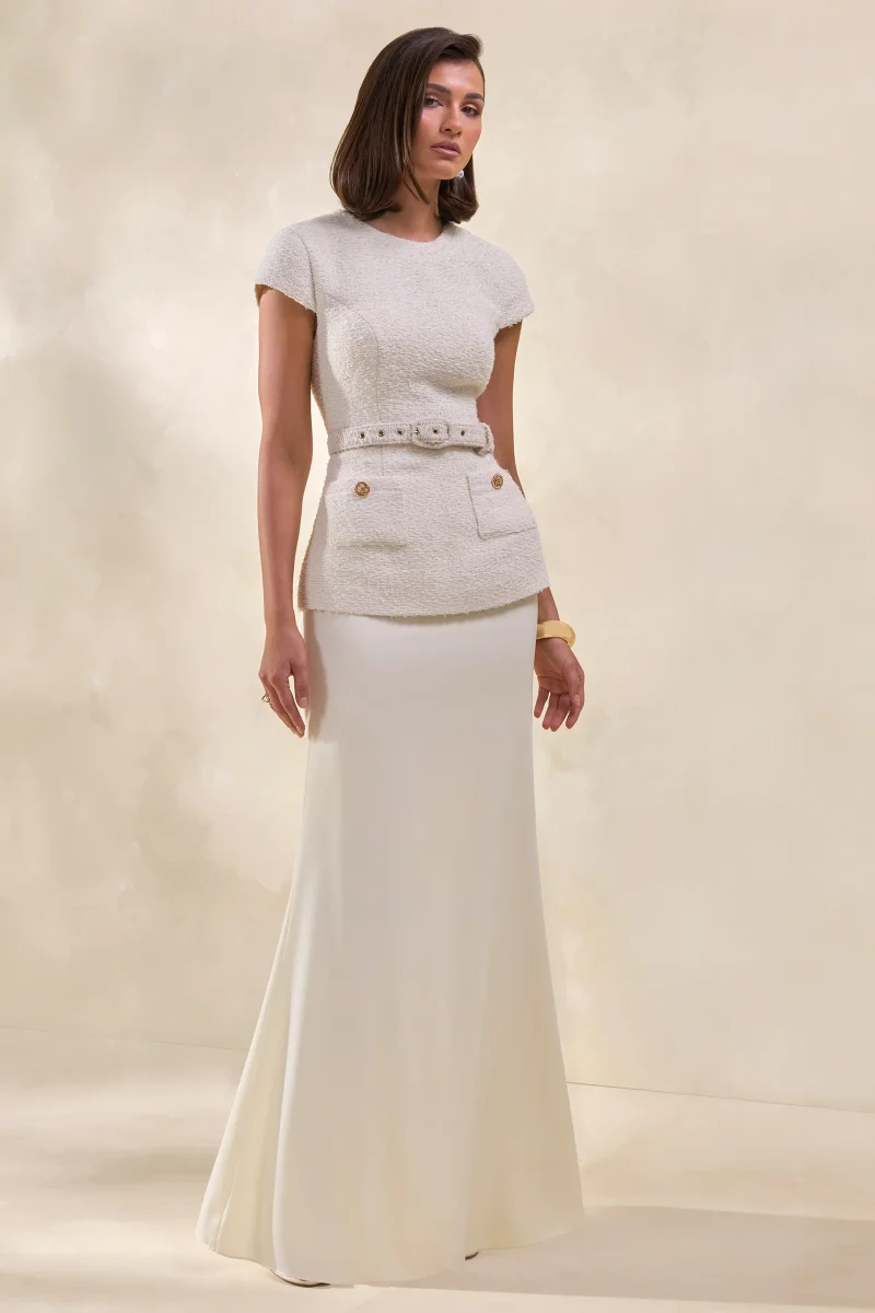 Whispera | Vestido Largo crema con cuello redondo, falda de satén y bolsillos - Imagen 6