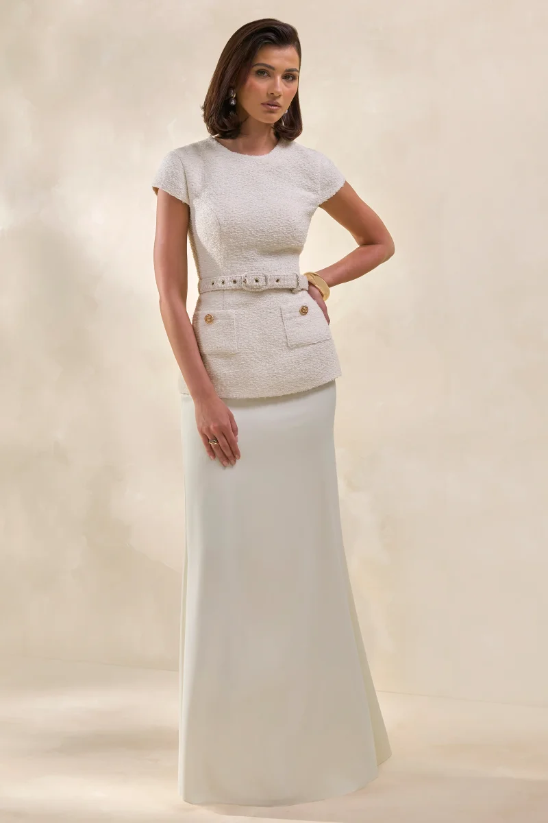 Whispera | Vestido Largo crema con cuello redondo, falda de satén y bolsillos - Imagen 7