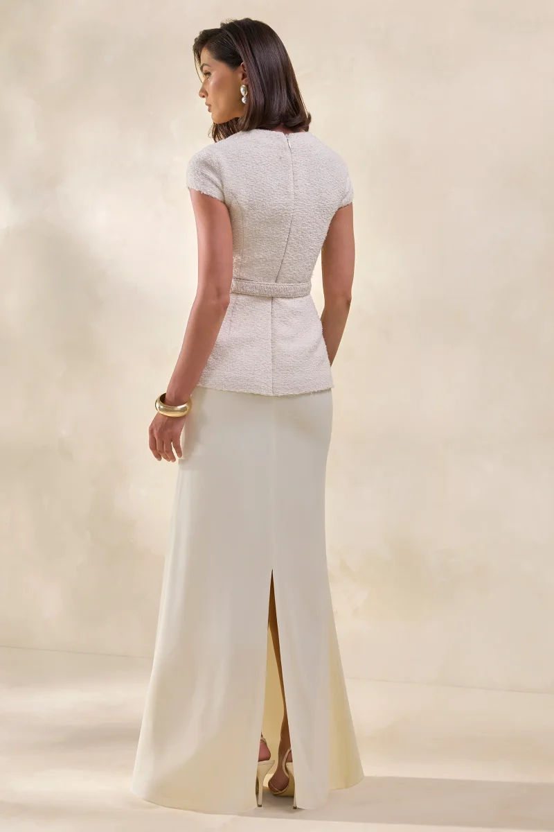 Whispera | Vestido Largo crema con cuello redondo, falda de satén y bolsillos - Imagen 4