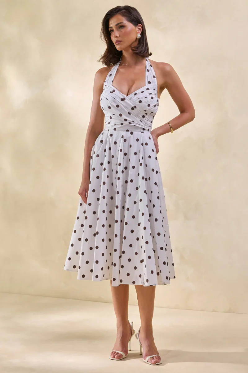 Franceline | Vestido midi con estampado de lunares en crema y marrón y escote halter - Imagen 7