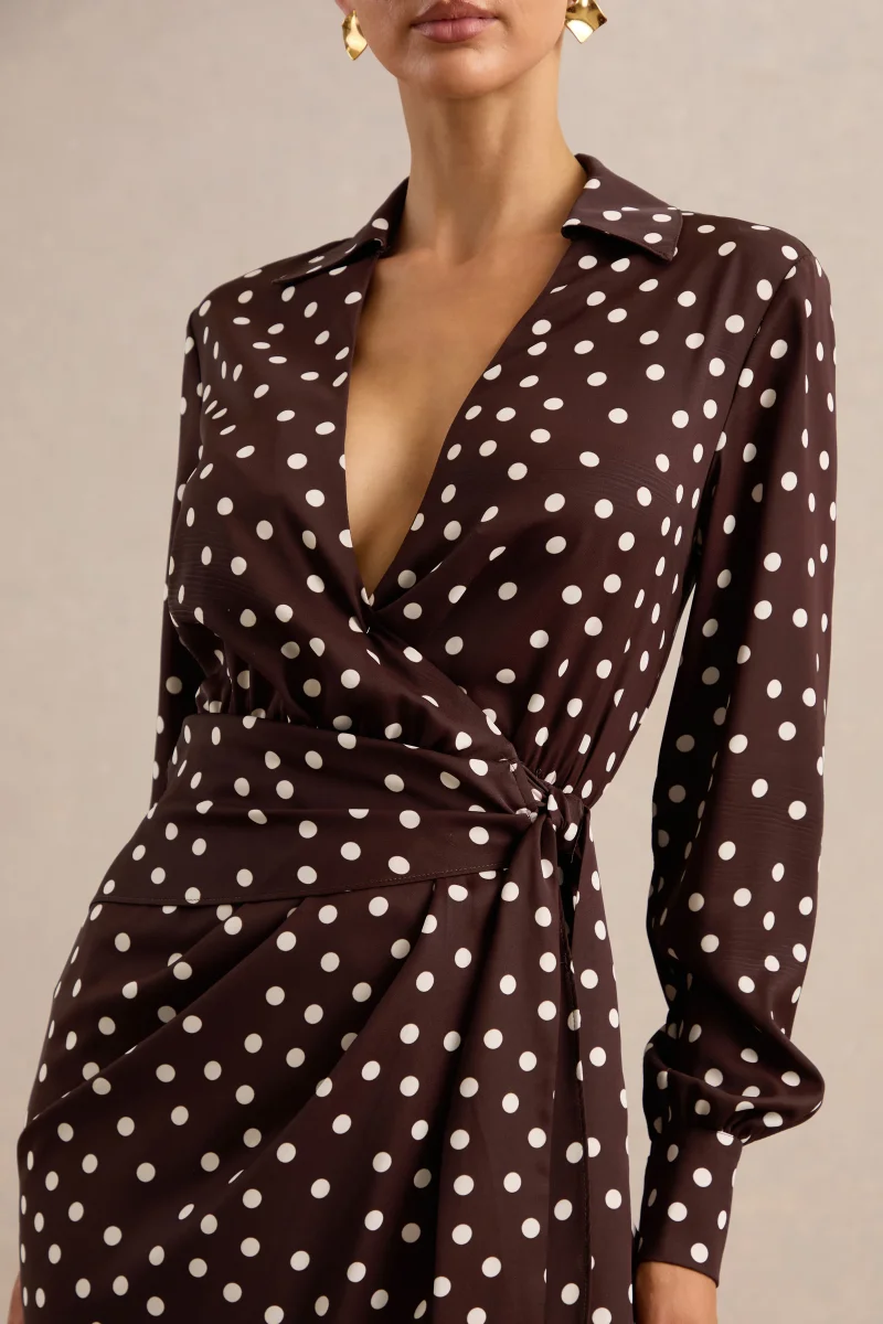 Amarosia | Vestido Camisero Midi Cruzado de Lunares Marrones - Imagen 5