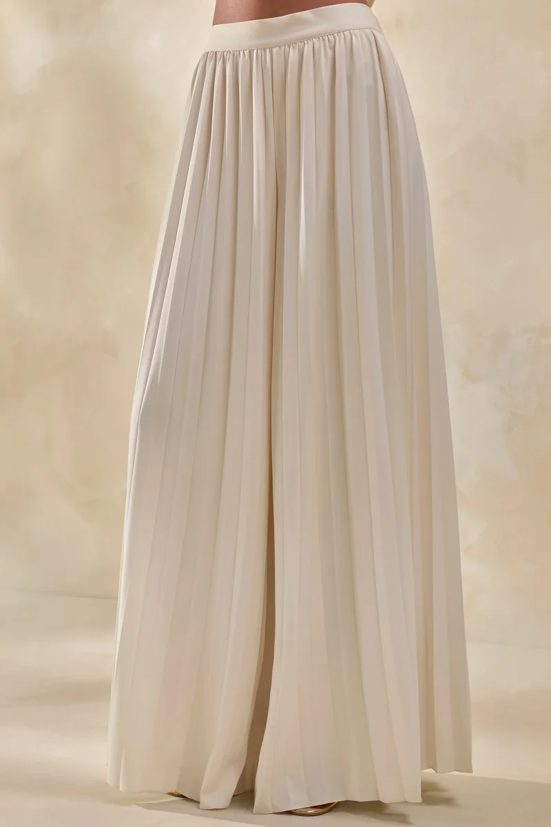 Lerenza | Pantalones Anchos Plisados De Satén En Crema - Imagen 4