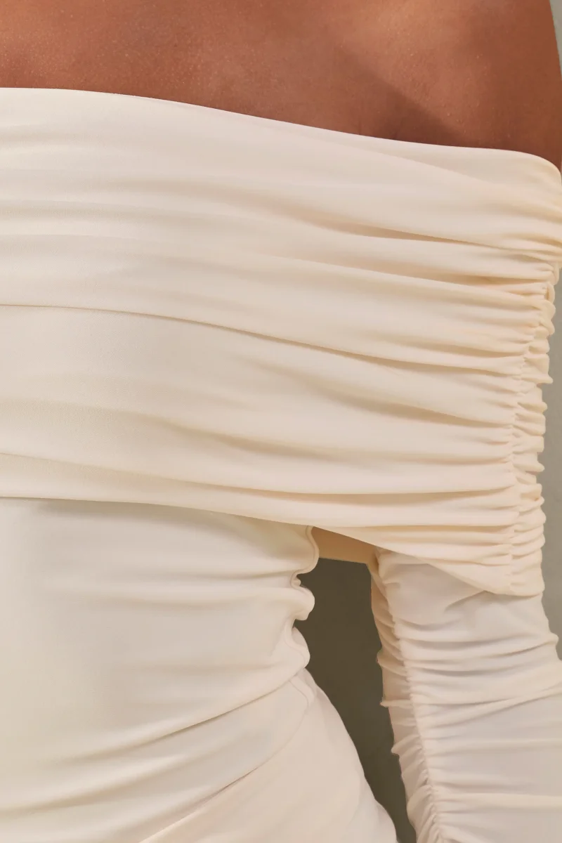 Drina | Crema Escote Bardot Body con Fruncida Mangas Largas - Imagen 7