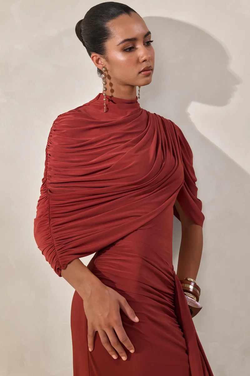 Fenicia | Body Tanga Cobrizo Con Cuello Alto Y Detalle De Capa - Imagen 6