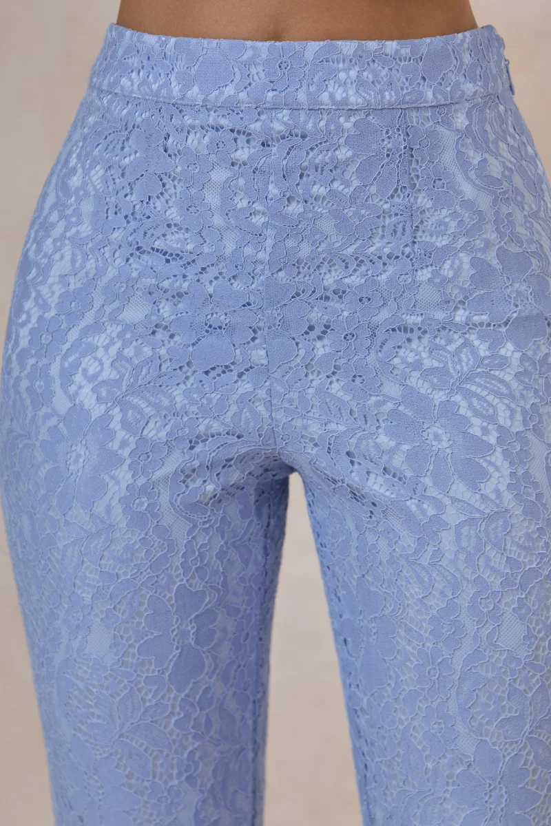 Tessara | Pantalón Recto Azul Polvo De Encaje Con Corte Sastre - Imagen 6