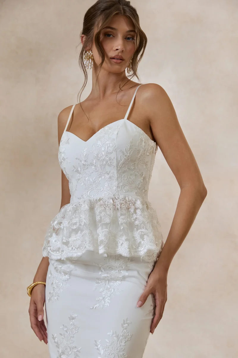 Revia | Top de encaje blanco con escote corazón - Imagen 7