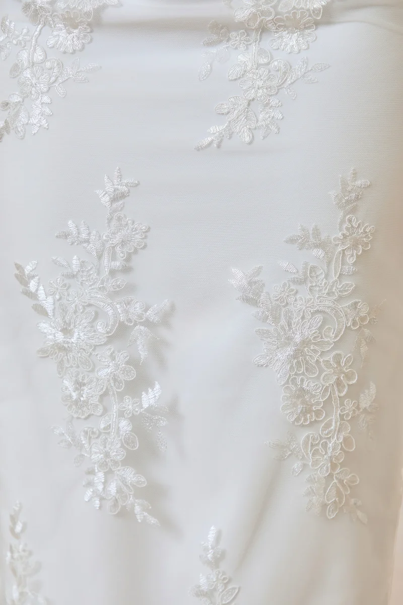 Revia | Falda larga de encaje blanco - Imagen 5