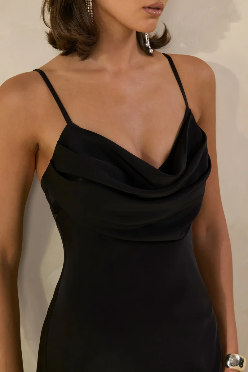 Anarelle | Vestido Largo Negro De Satén Con Escote Caído - Imagen 9