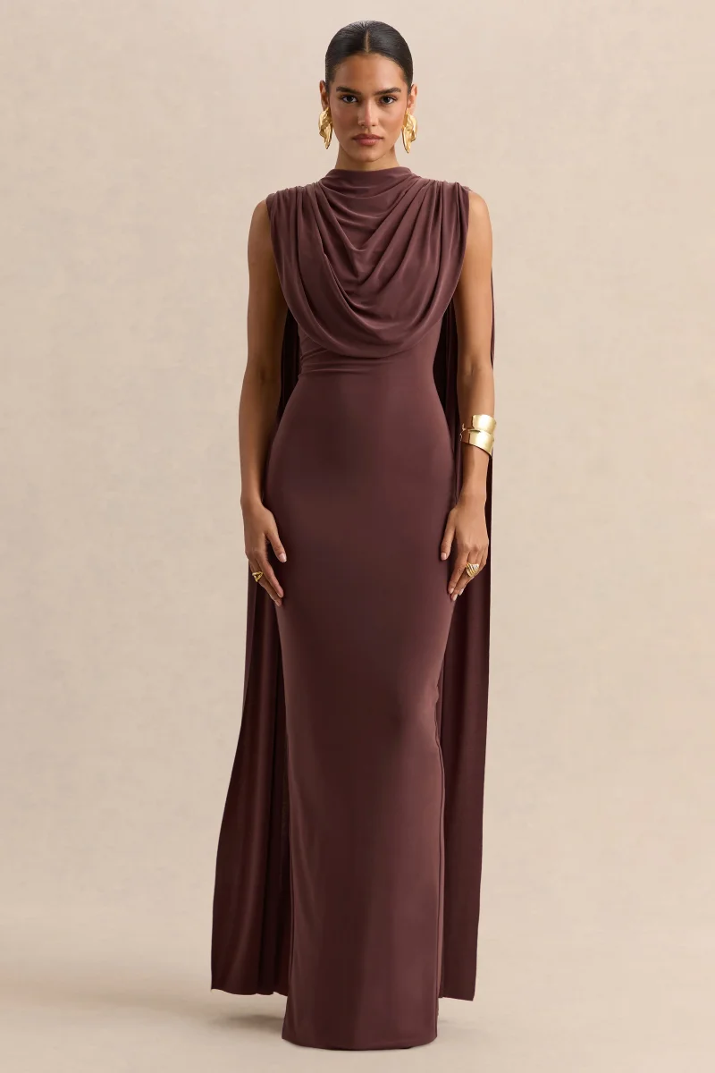 Patrina | Vestido Largo Marrón De Jersey Elástico Premium Con Cuello Alto Y Detalle De Capa - Imagen 6