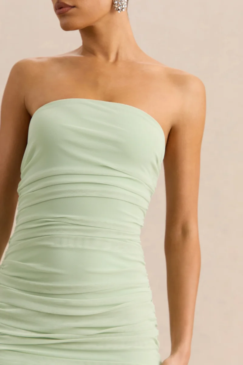 Merisse | Vestido Corto Menta De Malla Premium Con Escote Bandeau Y Detalle Fruncido - Imagen 7