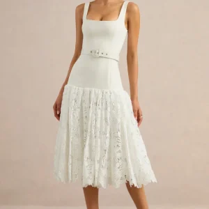 Norrie | Vestido Midi Blanco Con Escote Cuadrado Y Falda De Encaje Voluminosa