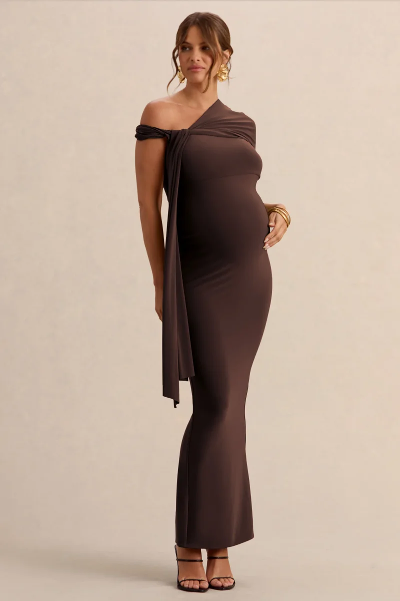 Isela | Vestido Largo Marrón oscuro Premamá de Escote Asimétrico con Detalle de Fajín