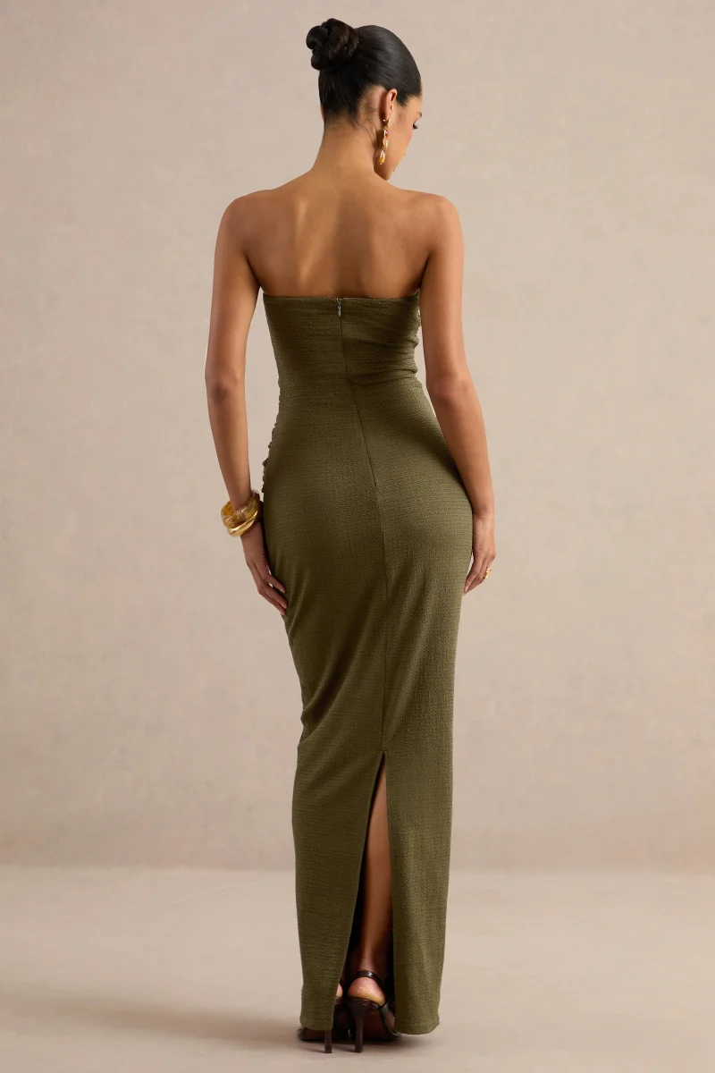 Leontine | Vestido Largo Verde Oliva Con Cuello Bandeau Y Aberturas En El Cuerpo - Imagen 3